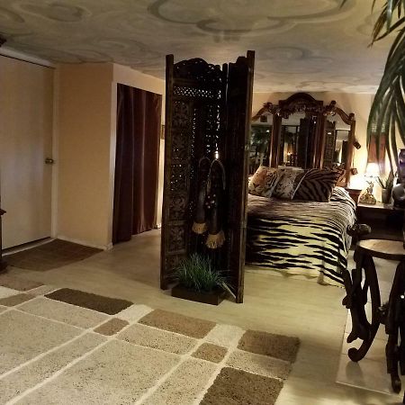 Exotic Large Basement Studio Hotel Montreal Ngoại thất bức ảnh