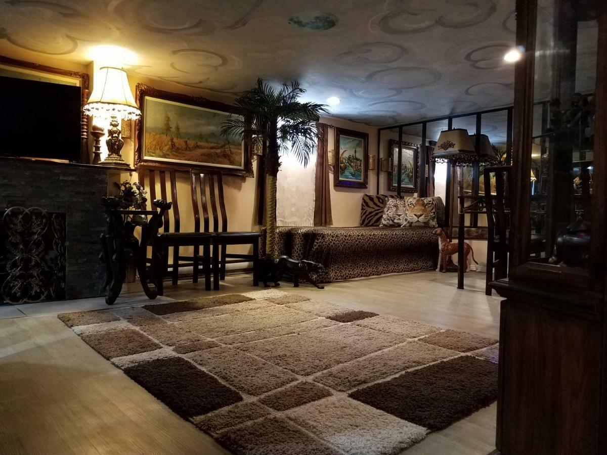 Exotic Large Basement Studio Hotel Montreal Ngoại thất bức ảnh