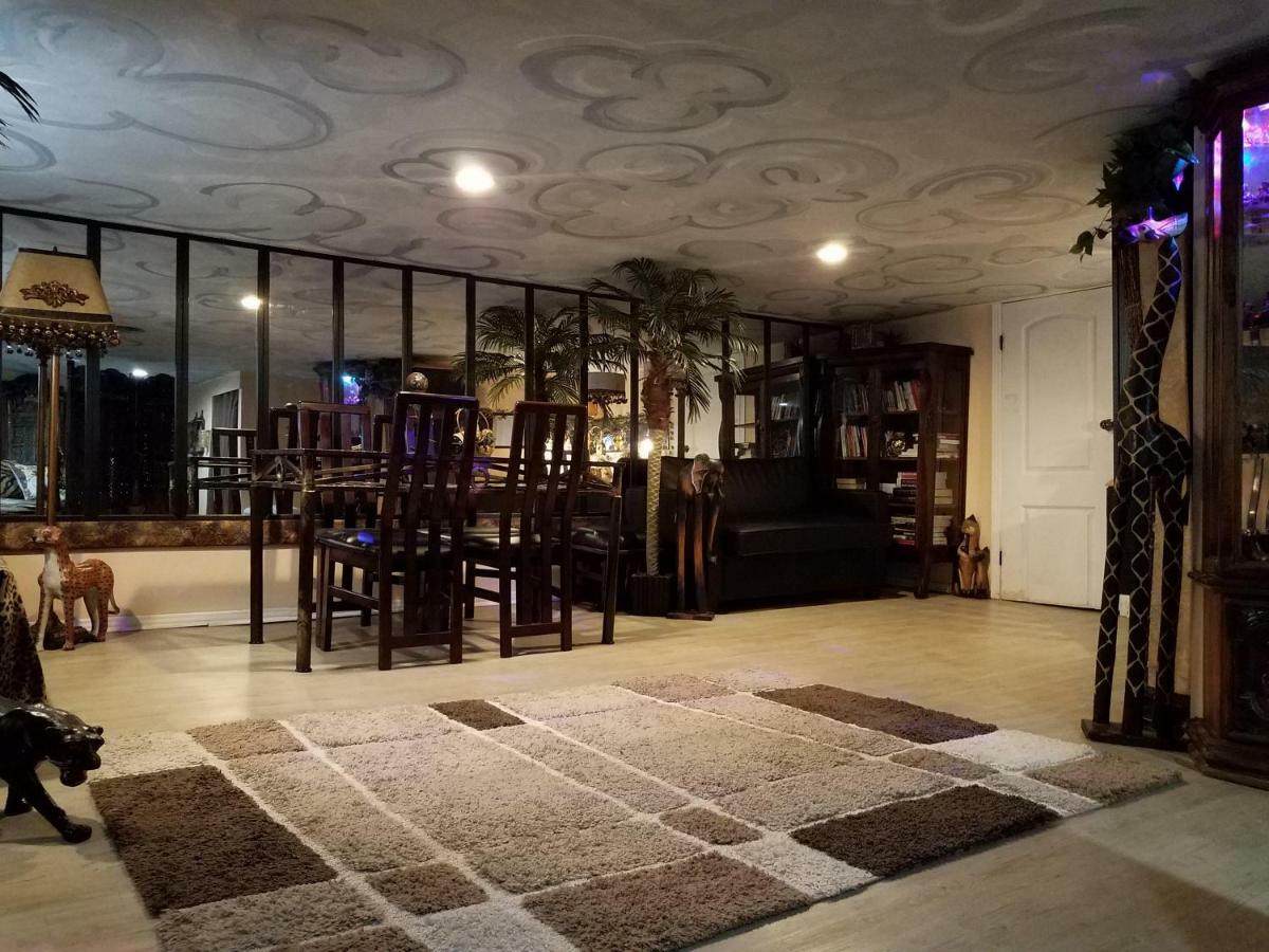 Exotic Large Basement Studio Hotel Montreal Ngoại thất bức ảnh